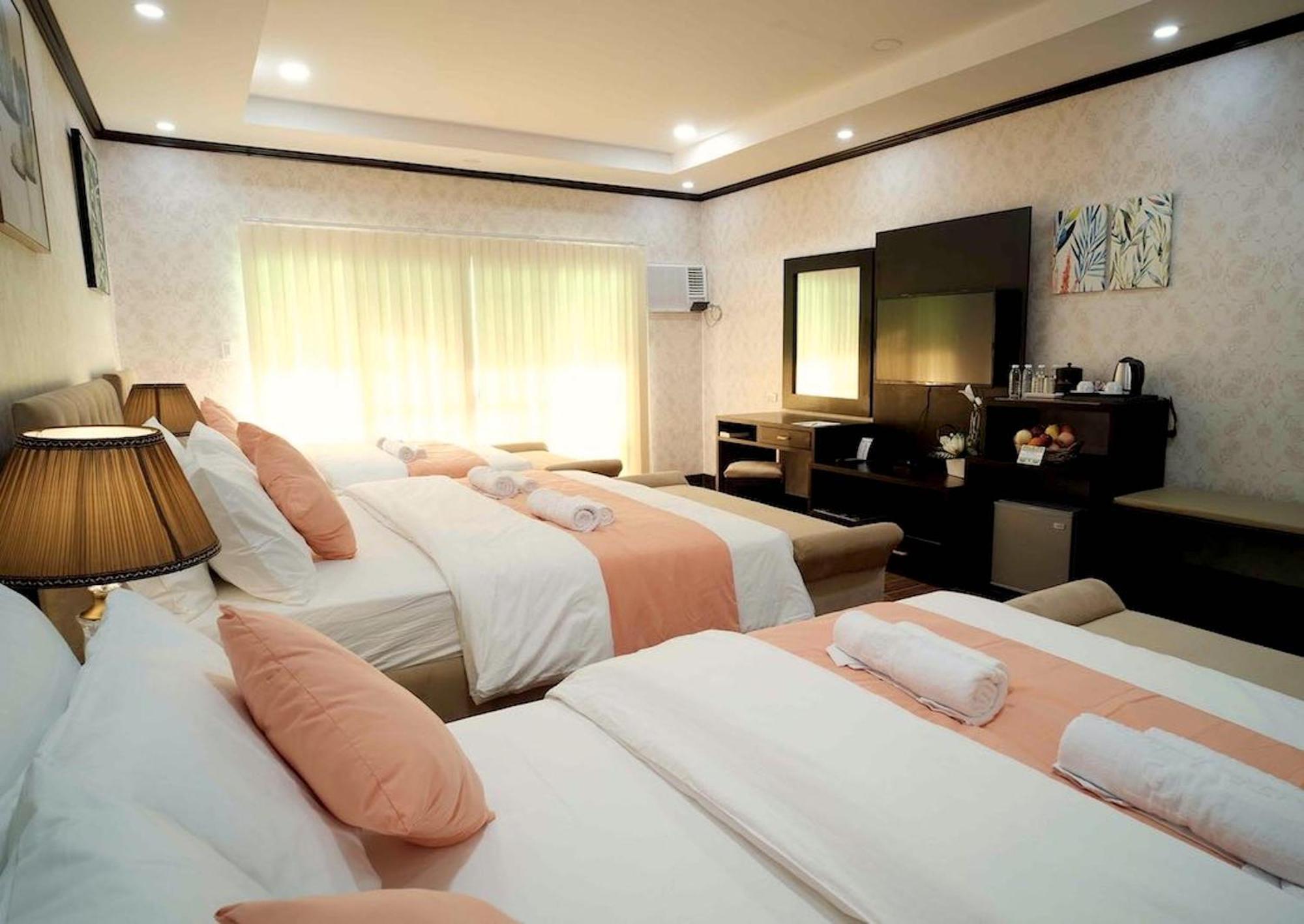 Luisita Central Park Hotel Tarlac City Habitación foto