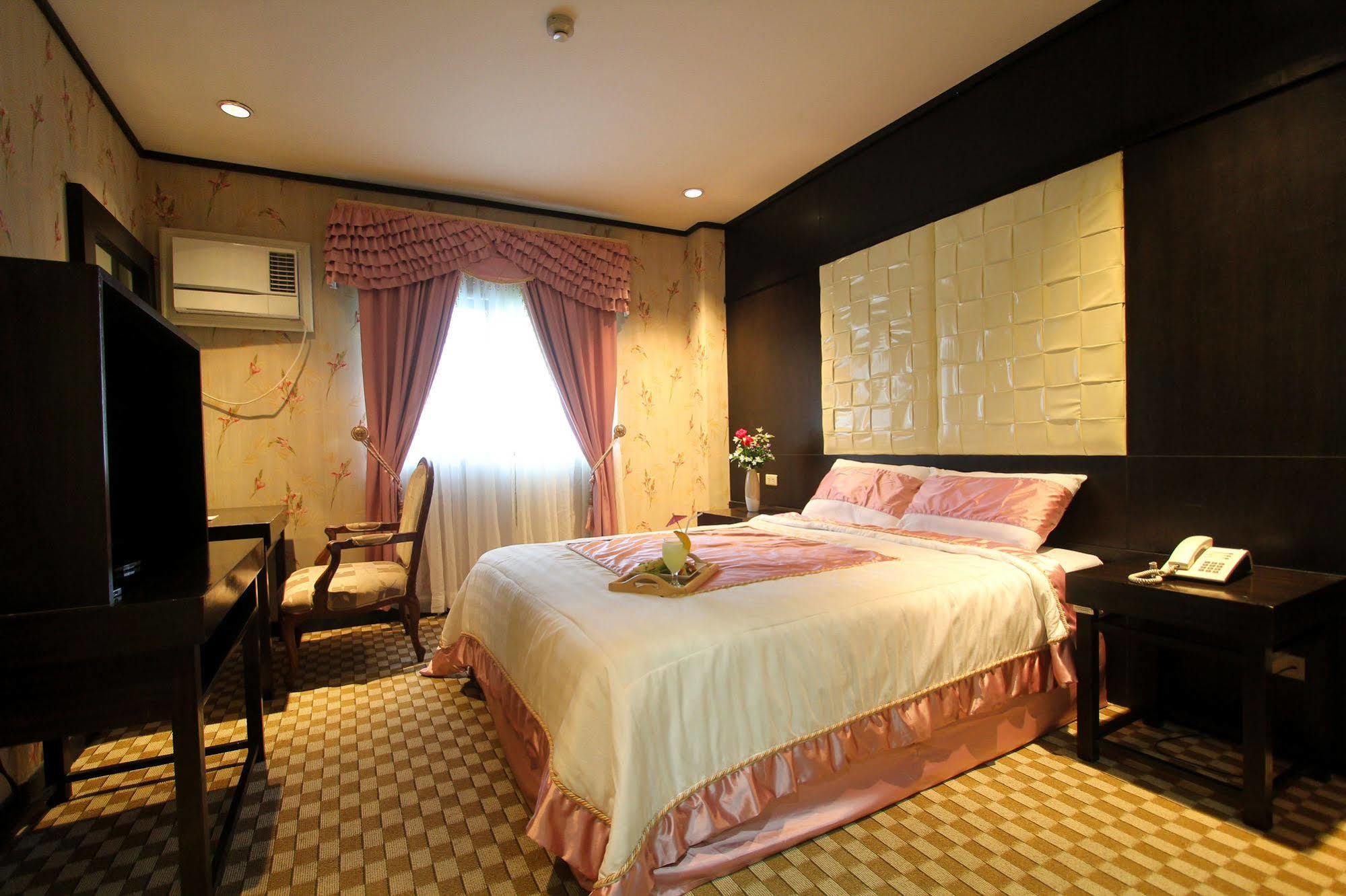 Luisita Central Park Hotel Tarlac City Exterior foto